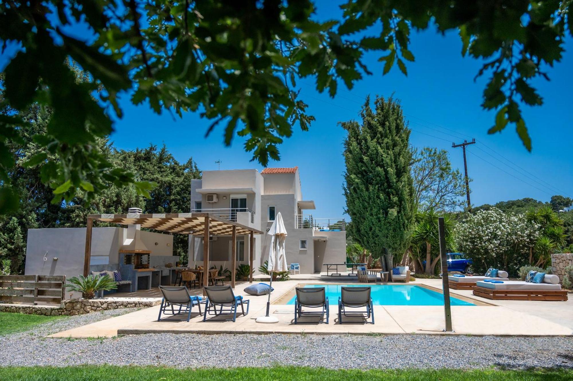 Villa Ellie - Heated Pool, Playground, Garden & Bbq! Vederoi Exterior photo